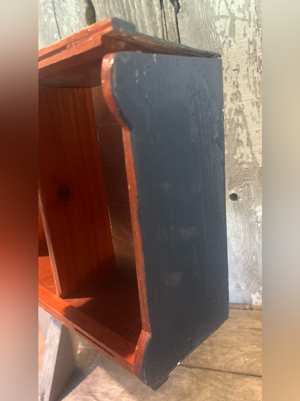 Boat-Shaped Display Shelf - Picture 12 of 12